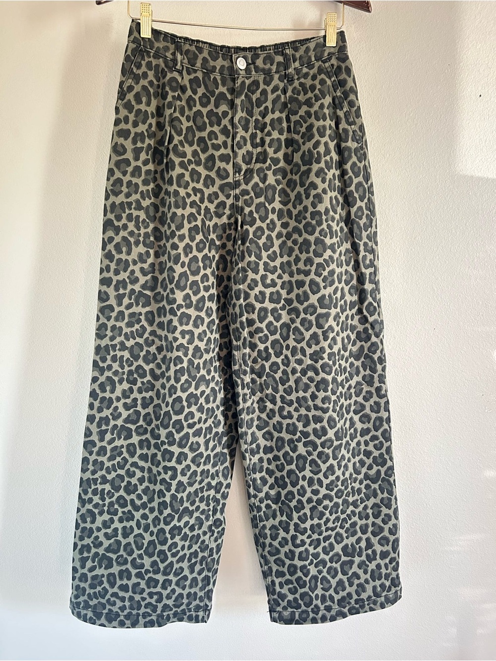 House of Harlow Leopard Print Wide Leg Jeans size small NWOT